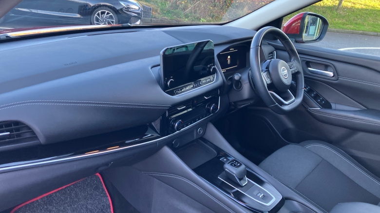 Nissan Qashqai 1.3 DiG-T MH 158 N-Connecta 5dr Xtronic Petrol Hatchback